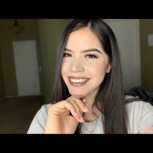 Meet your Posher, Imelda